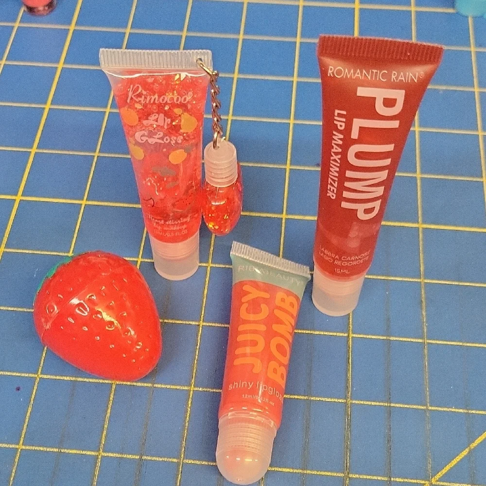 Lot of 4 Lip Gloss & Plumper New